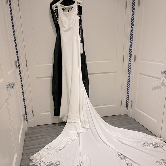 Rosa Clara Carola Wedding Gown Size 2, NWT, un-altered, never worn! - Picture 7 of 17